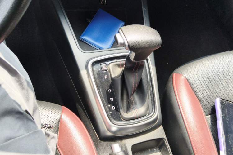 Used Kia KX Cross 2017 1.4L AT GLS Gear Lever