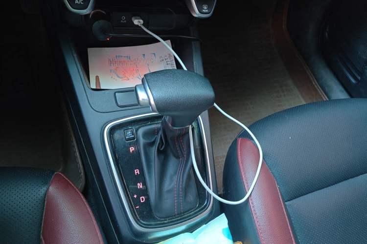 Used Kia KX Cross 2017 1.4L AT GLS Gear Lever