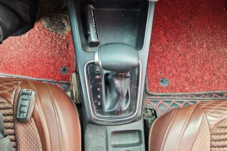 Used Kia KX Cross 2017 1.4L AT GLS Gear Lever