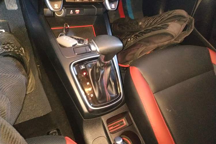 Used Kia KX Cross 2017 1.4L AT GLS Gear Lever