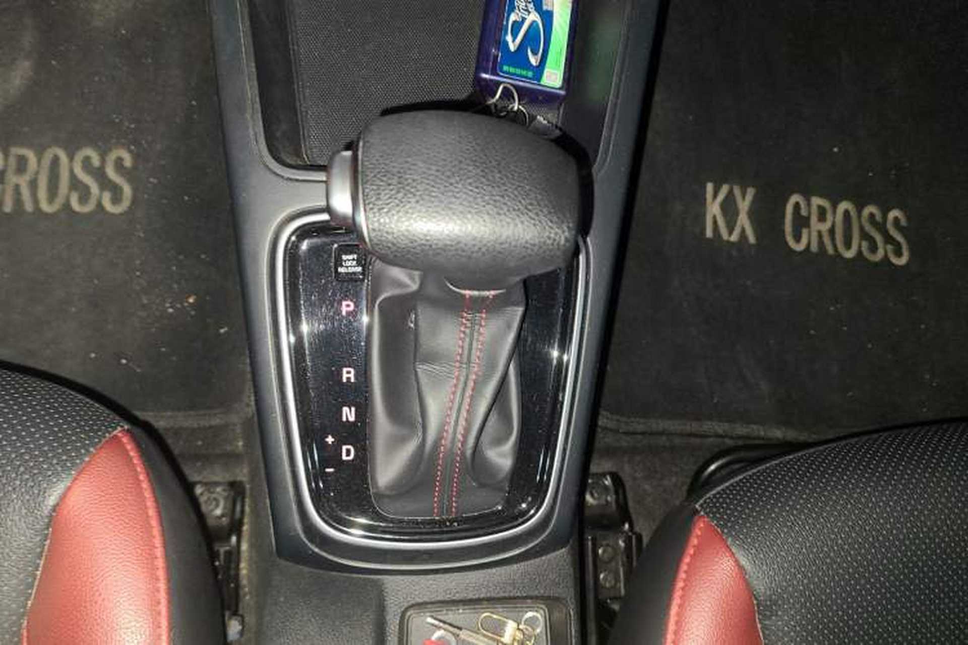 Used Kia KX Cross 2017 1.4L AT GLS Gear Lever