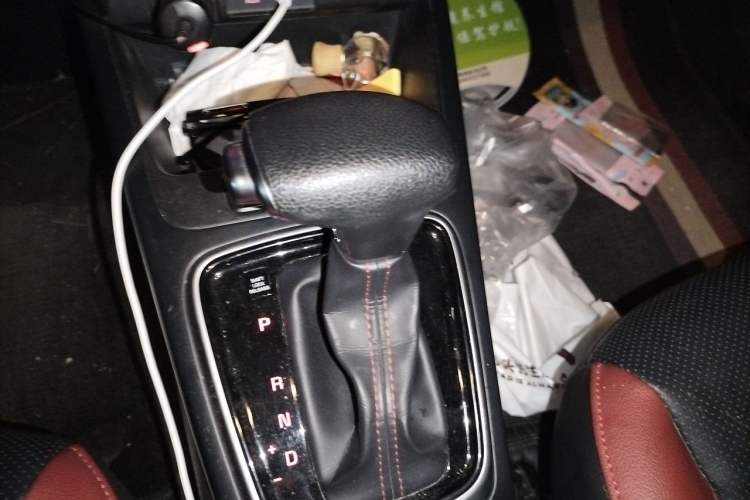 Used Kia KX Cross 2017 1.4L AT GLS Gear Lever