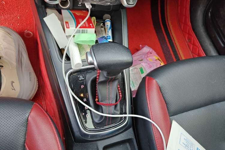 Used Kia KX Cross 2017 1.4L AT GLS Gear Lever
