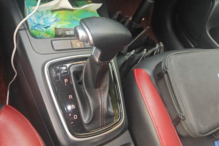 Used Kia KX Cross 2017 1.4L AT GLS Gear Lever