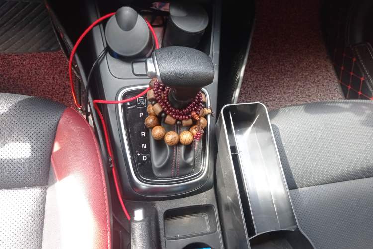 Used Kia KX Cross 2017 1.4L AT GLS Gear Lever