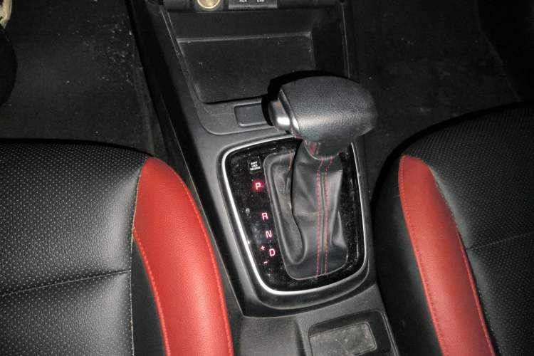 Used Kia KX Cross 2017 1.4L AT GLS Gear Lever
