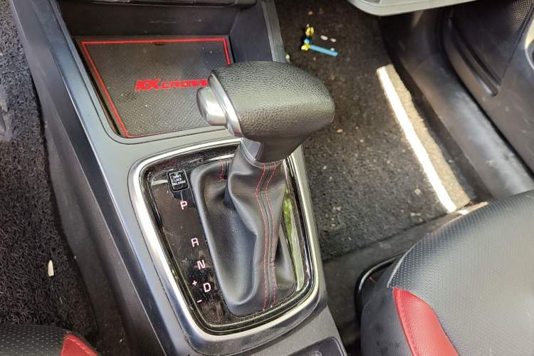 Used Kia KX Cross 2017 1.4L AT GLS Gear Lever