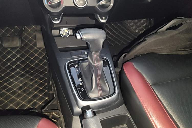 Used Kia KX Cross 2017 1.4L AT GLS Gear Lever