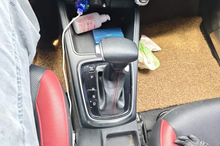 Used Kia KX Cross 2017 1.4L AT GLS Gear Lever
