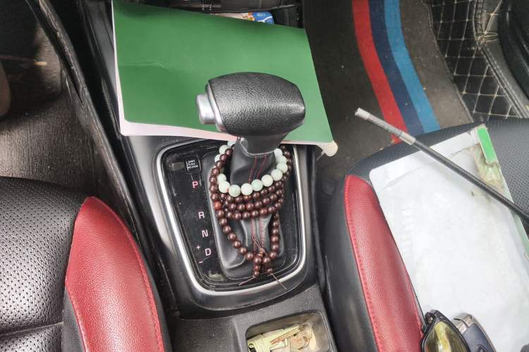 Used Kia KX Cross 2017 1.4L AT GLS Gear Lever