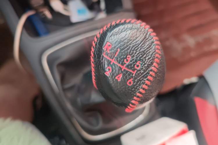 Used Kia KX Cross 2017 1.4L MT GLS Gear Lever