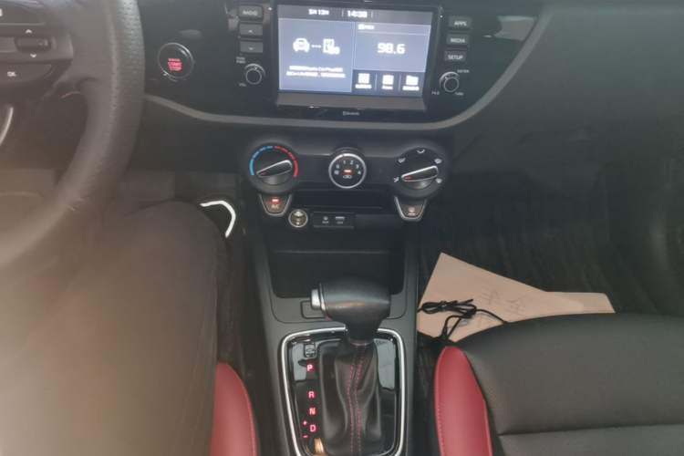Used Kia KX Cross 2017 1.4L AT GLS Gear Lever