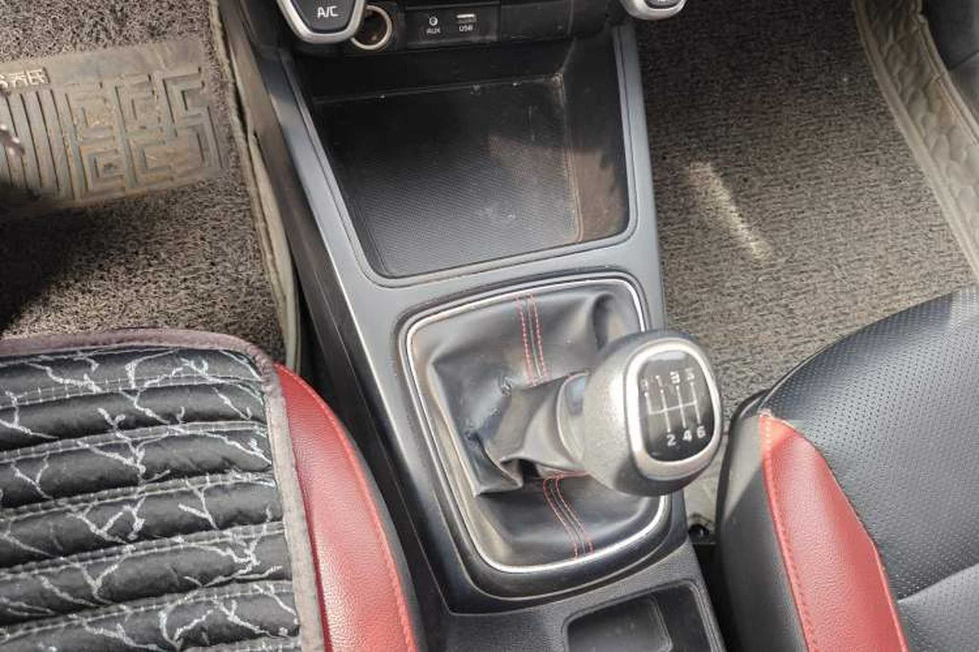Used Kia KX Cross 2017 1.4L MT GLS Gear Lever