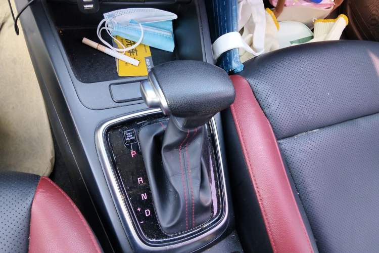 Used Kia KX Cross 2017 1.4L AT GLS Gear Lever