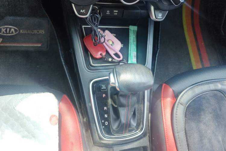 Used Kia KX Cross 2017 1.4L AT GLS Gear Lever