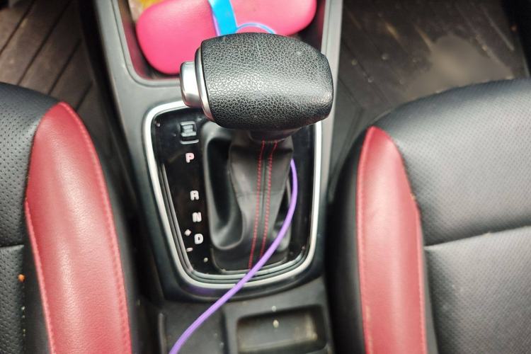 Used Kia KX Cross 2017 1.4L AT GLS Gear Lever