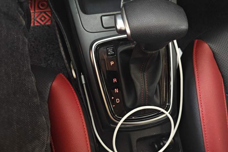 Used Kia KX Cross 2017 1.4L AT GLS Gear Lever