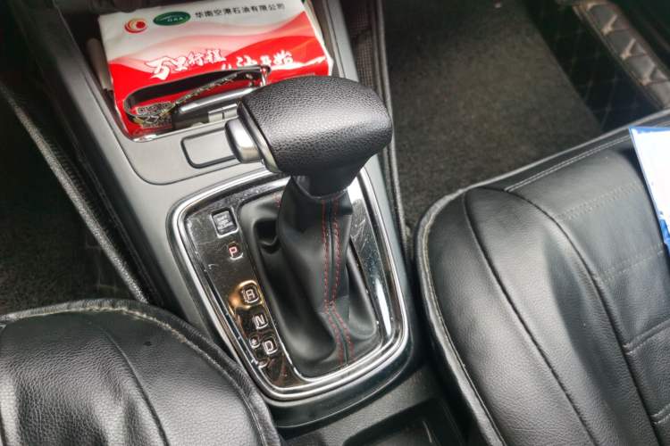 Used Kia KX Cross 2017 1.4L AT GLS Gear Lever