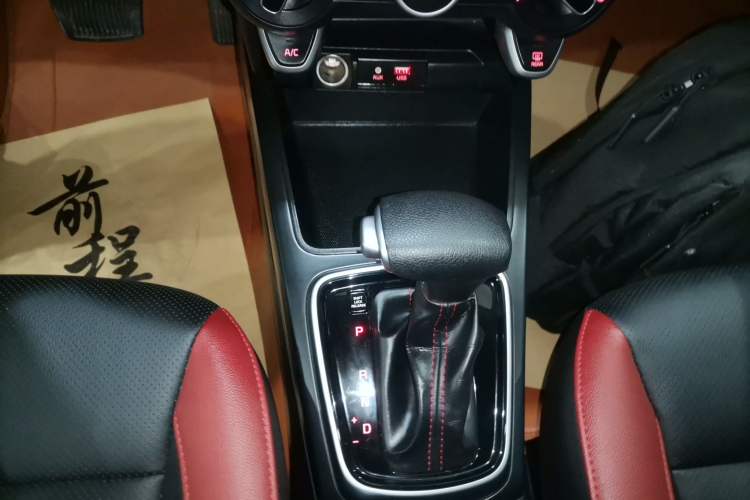 Used Kia KX Cross 2017 1.4L AT GLS Gear Lever