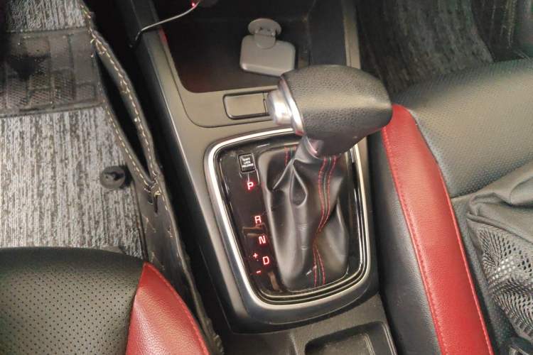 Used Kia KX Cross 2017 1.4L AT GLS Gear Lever