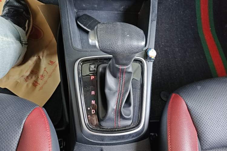 Used Kia KX Cross 2017 1.4L AT GLS Gear Lever