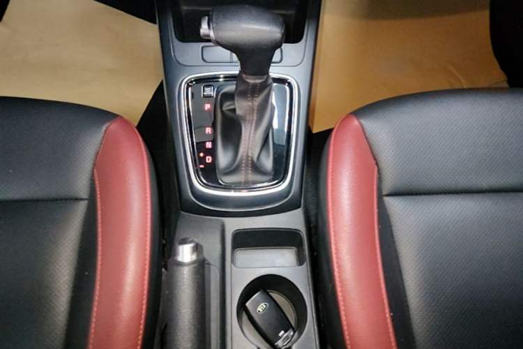 Used Kia KX Cross 2017 1.4L AT GLS Gear Lever