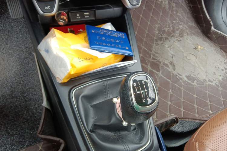 Used Kia KX Cross 2017 1.4L MT GLS Gear Lever