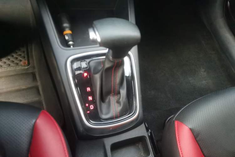 Used Kia KX Cross 2017 1.4L AT GLS Gear Lever