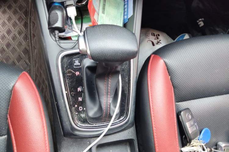 Used Kia KX Cross 2017 1.4L AT GLS Gear Lever