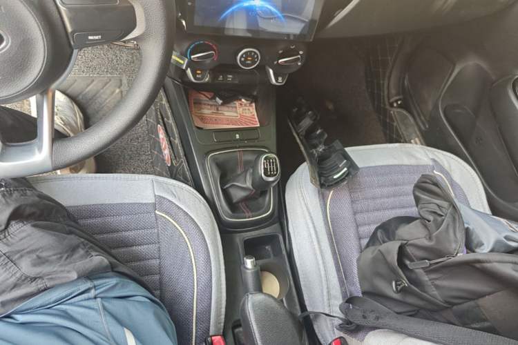 Used Kia KX Cross 2017 1.4L MT GLS Gear Lever