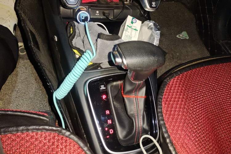 Used Kia KX Cross 2017 1.4L AT GLS Gear Lever