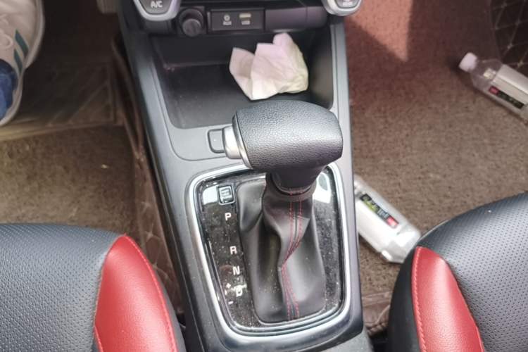 Used Kia KX Cross 2017 1.4L AT GLS Gear Lever