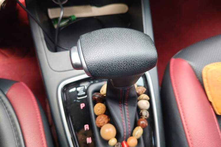 Used Kia KX Cross 2017 1.4L AT GLS Gear Lever