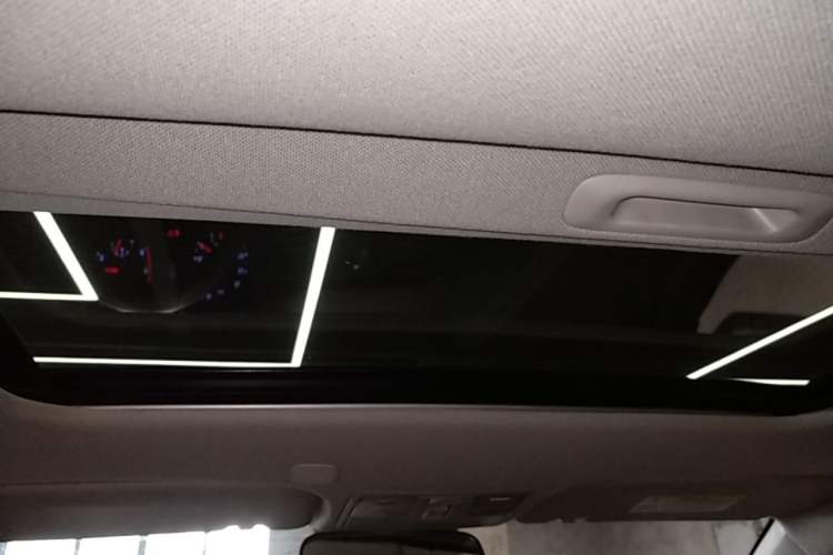 Used Kia KX Cross 2017 1.4L AT GLS Headliner