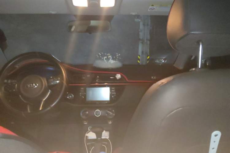 Used Kia KX Cross 2017 1.4L AT GLS Headliner