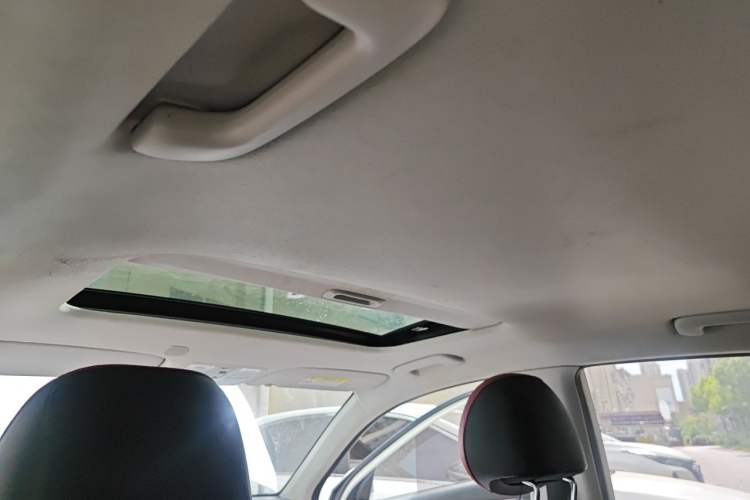 Used Kia KX Cross 2017 1.4L AT GLS Headliner