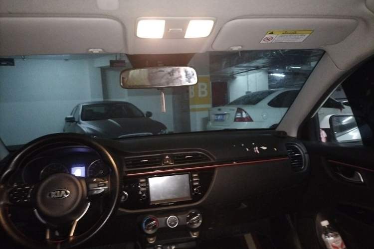 Used Kia KX Cross 2017 1.4L AT GLS Headliner