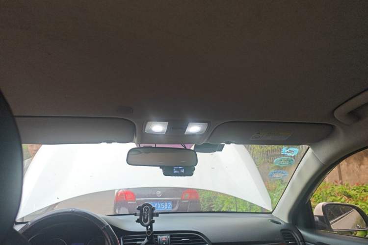 Used Kia KX Cross 2017 1.4L AT GLS Headliner