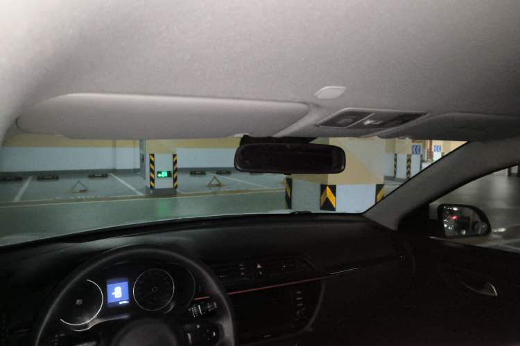 Used Kia KX Cross 2017 1.4L AT GLS Headliner