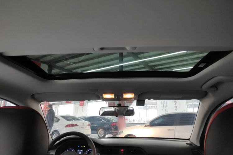 Used Kia KX Cross 2017 1.4L AT GLS Headliner