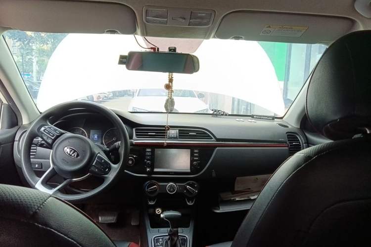 Used Kia KX Cross 2017 1.4L AT GLS Headliner