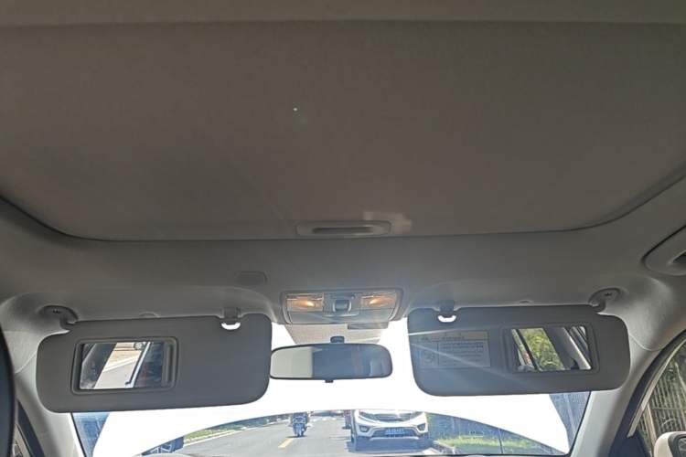Used Kia KX Cross 2017 1.4L AT GLS Headliner