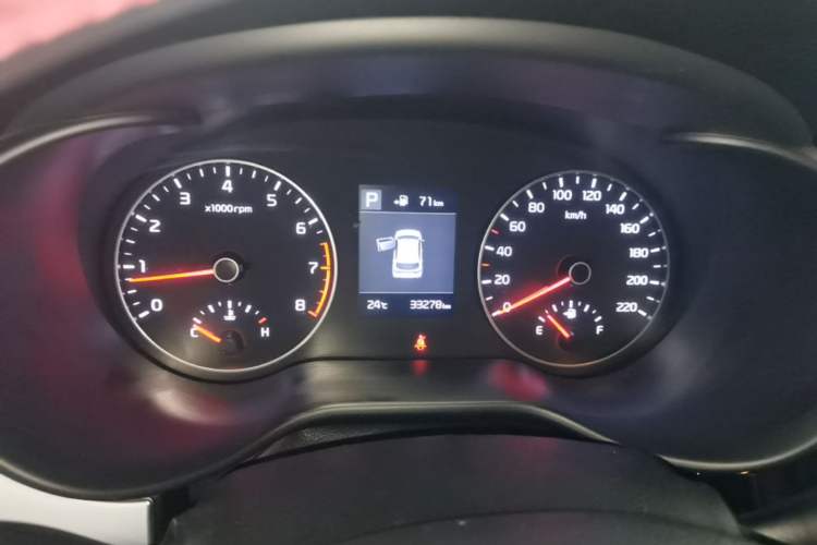 Used Kia KX Cross 2017 1.4L AT GLS Instrument Cluster