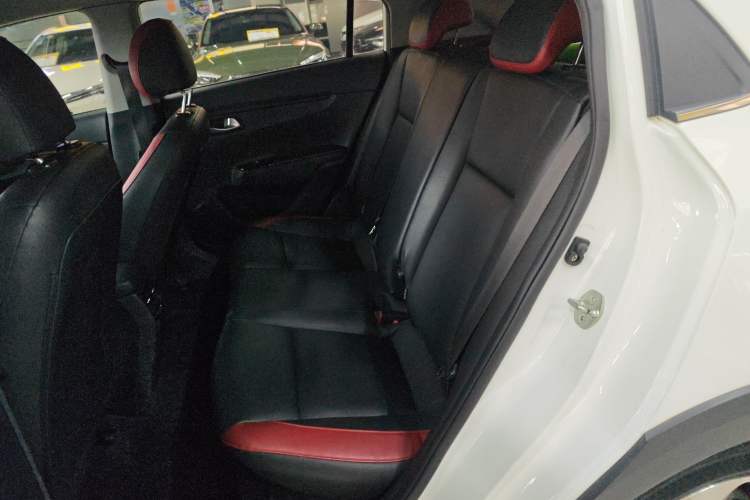 Used Kia KX Cross 2017 1.4L AT GLS Interior 1