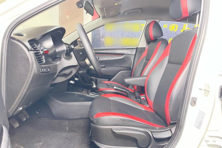 Used Kia KX Cross 2017 1.4L MT GLS Interior 1