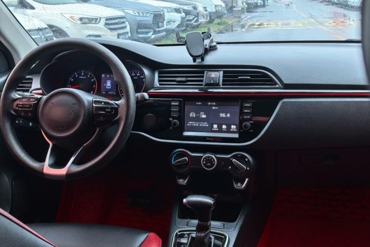Used Kia KX Cross 2017 1.4L AT GLS Interior 1