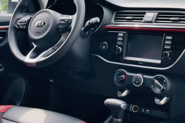 Used Kia KX Cross 2017 1.4L AT GLS Interior 1