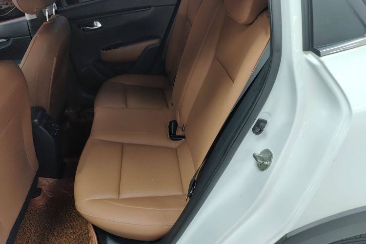 Used Kia KX Cross 2017 1.4L AT GLS Interior 1