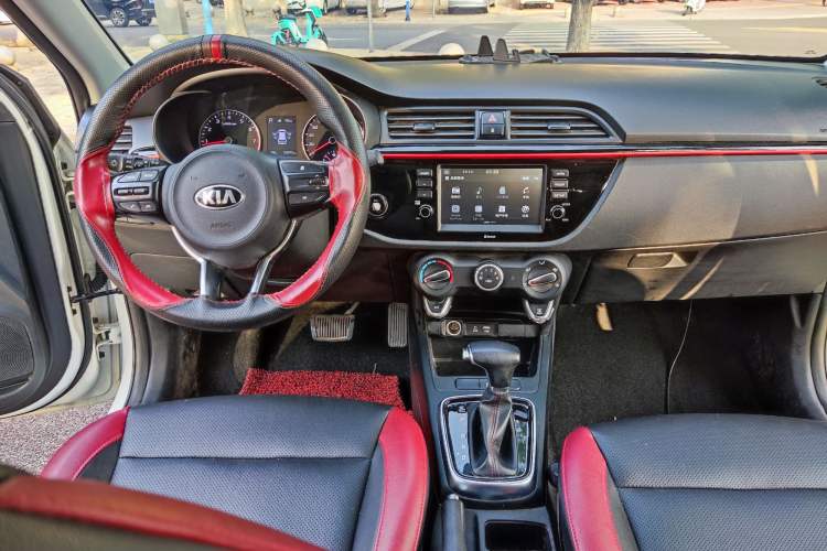 Used Kia KX Cross 2017 1.4L AT GLS Interior 1
