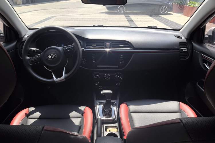 Used Kia KX Cross 2017 1.4L AT GLS Interior 1